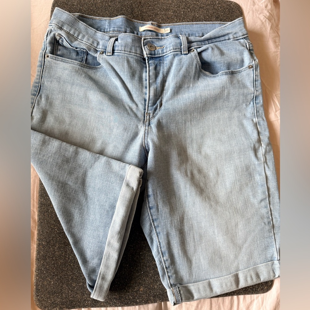 Levi's Light Blue Denim Bermuda Shorts Sz 29